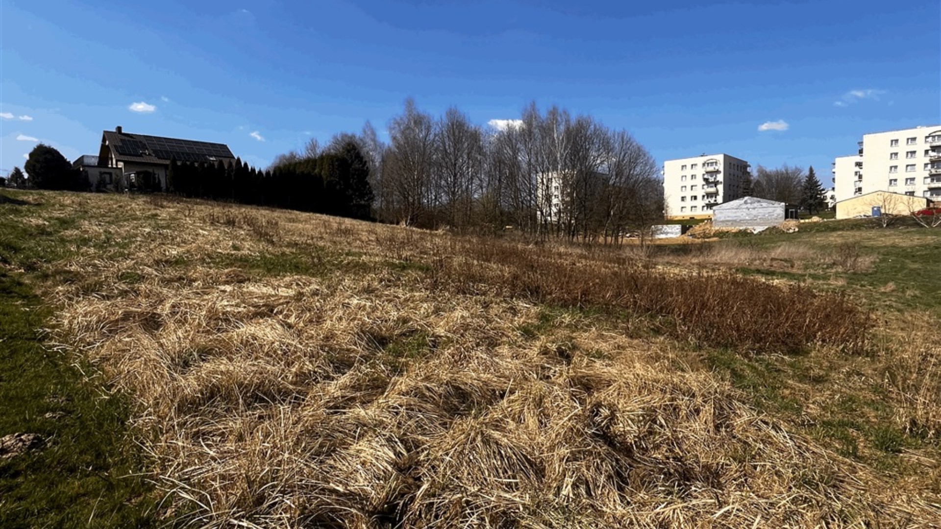 Działka na sprzedaż