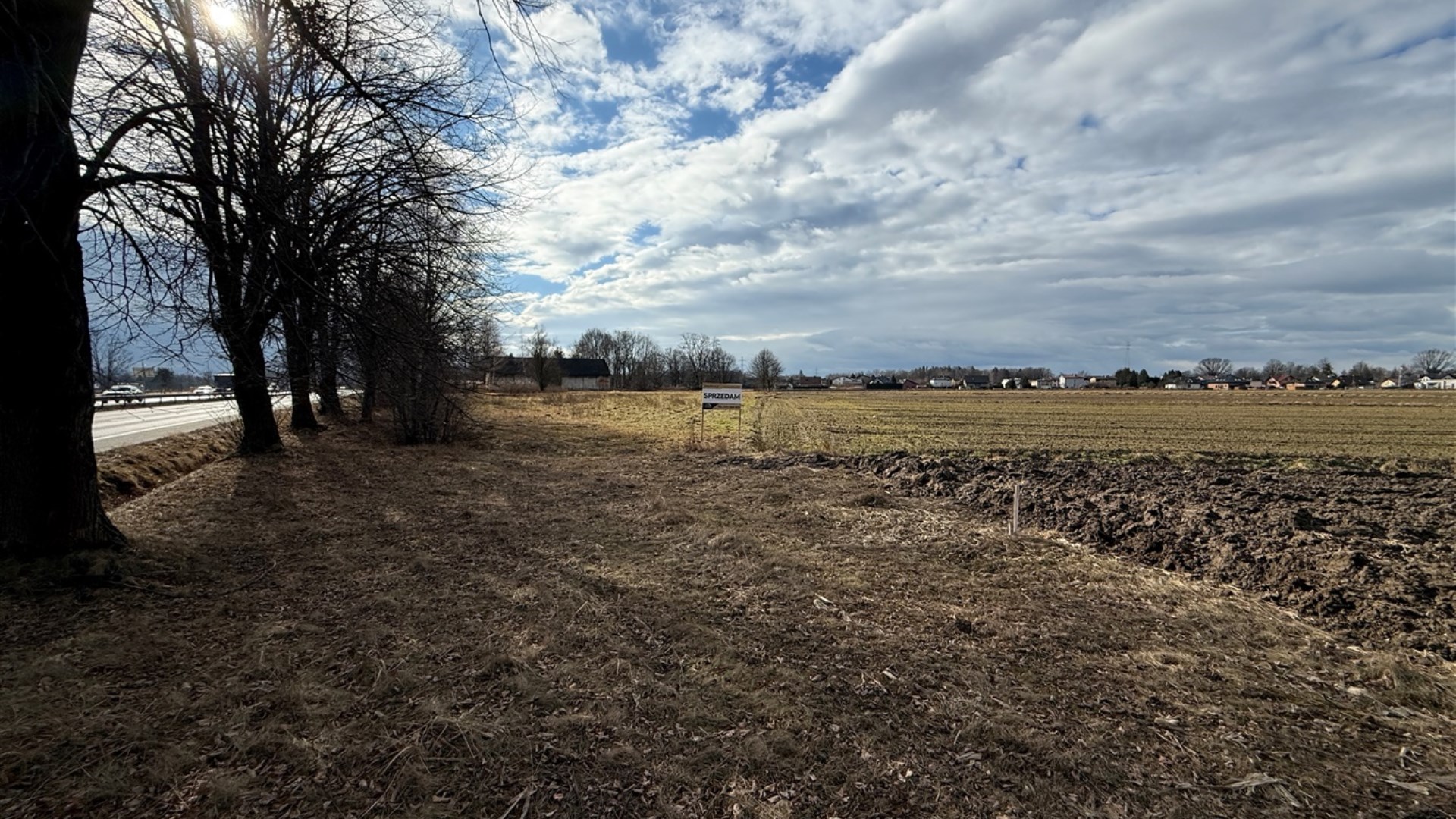 Działka na sprzedaż
